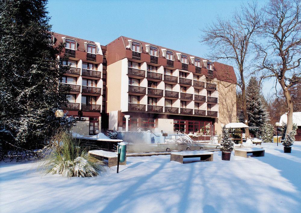 Hotel Ensana Thermal Sárvár Exterior foto